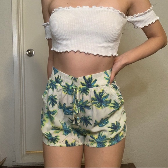 🔴High waisted shorts bundle - Picture 2 of 6